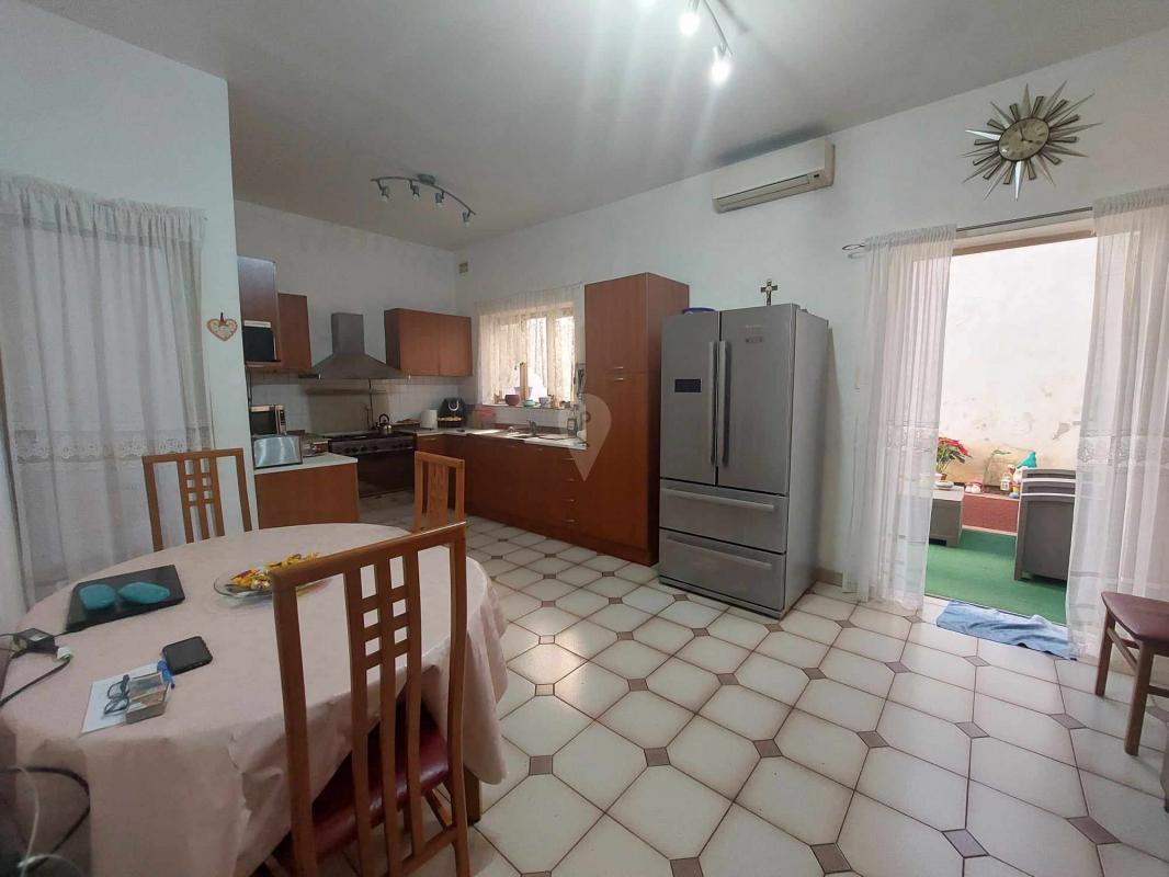 Terraced Houses in Fgura - REF 15732