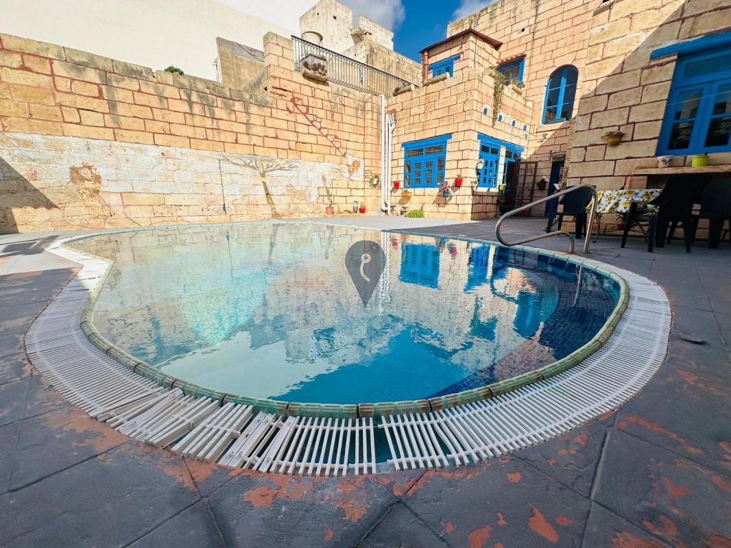 House of Character in Qrendi - REF 84032