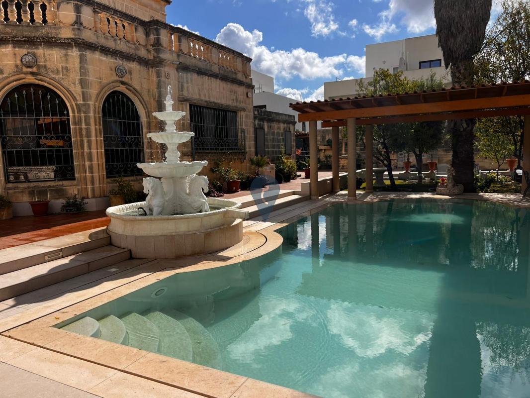 Detached Villa in Attard - REF 84650