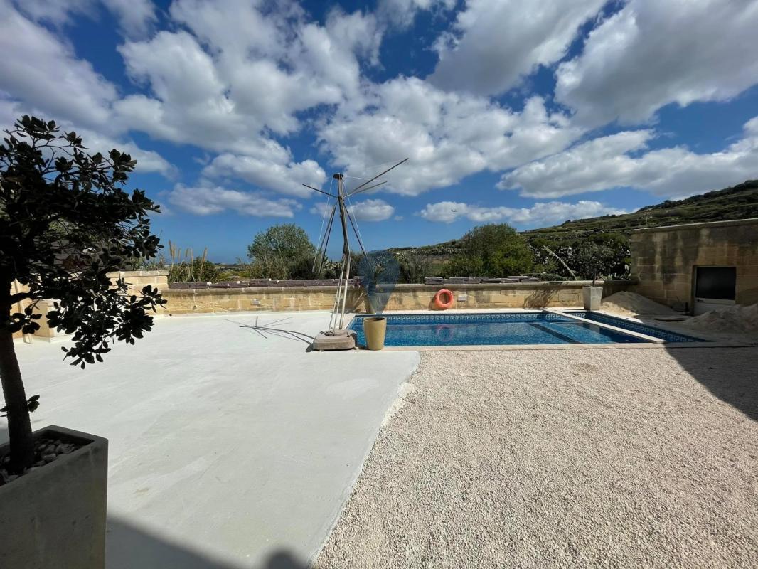 Detached Villa in Mgarr - REF 84926