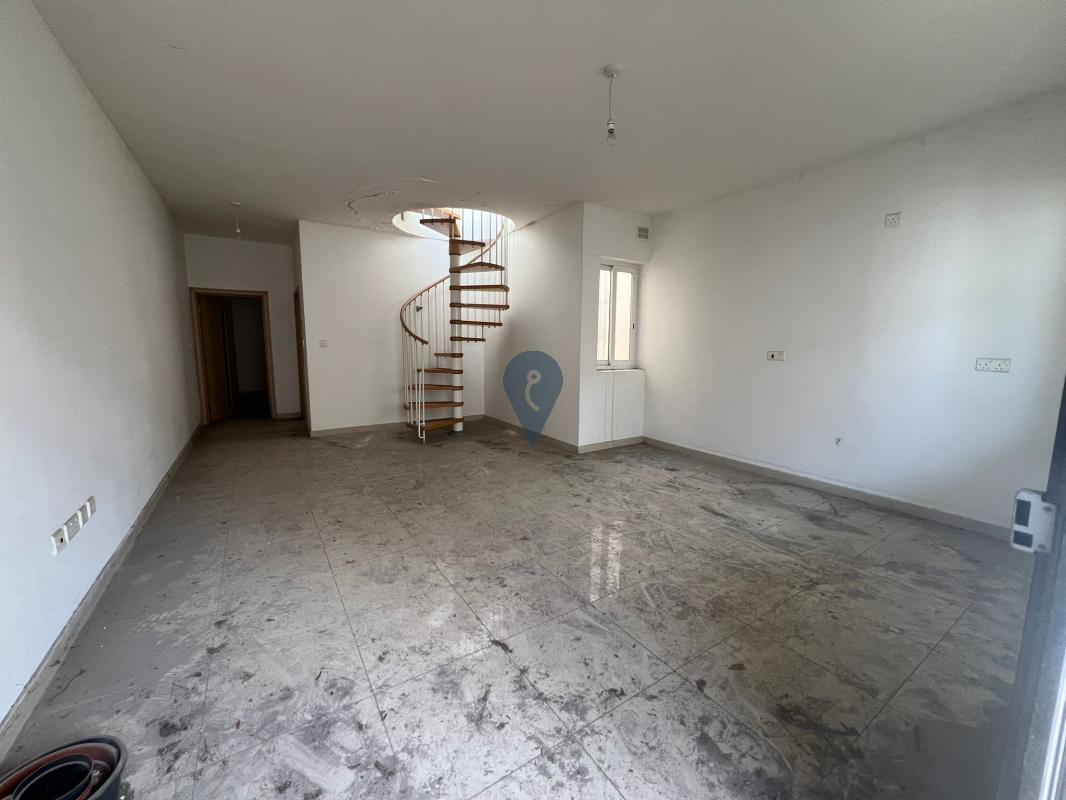 Duplex Apartment  in Attard - REF 85286