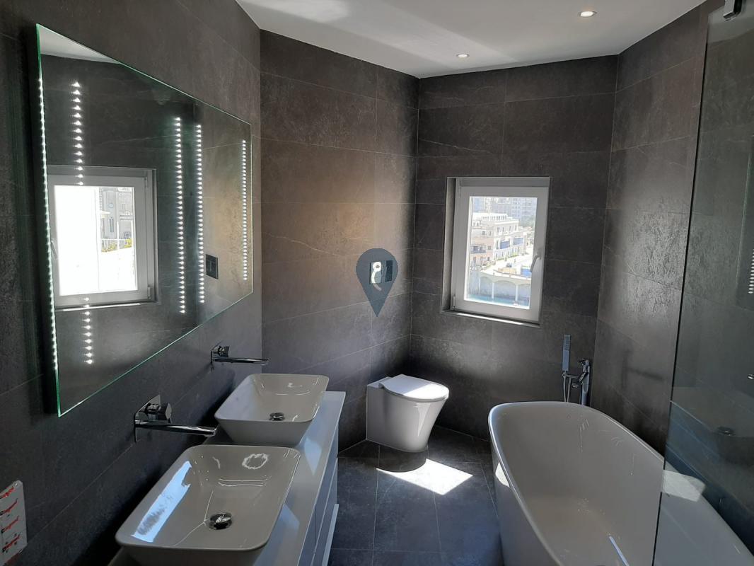 Property in St. Julians - Image 9