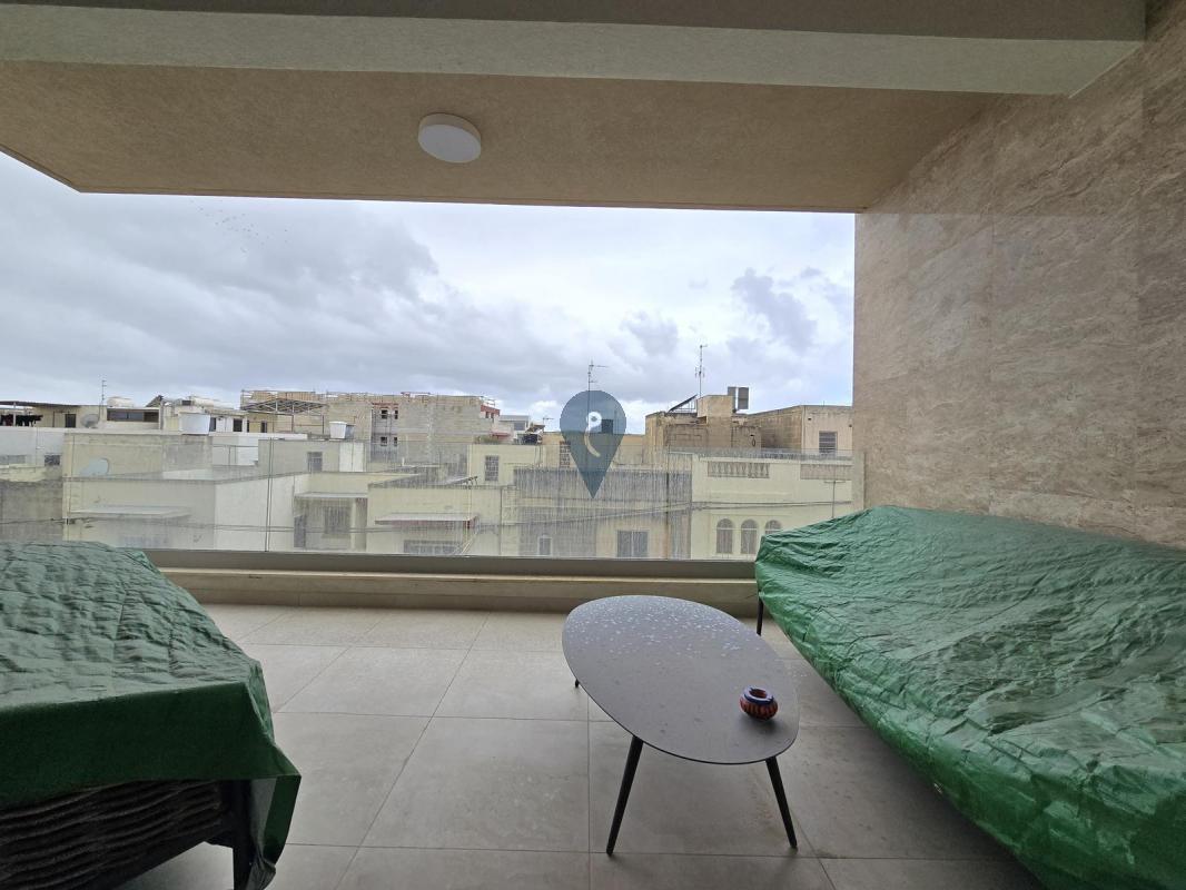 Apartment in Iklin - Image 1