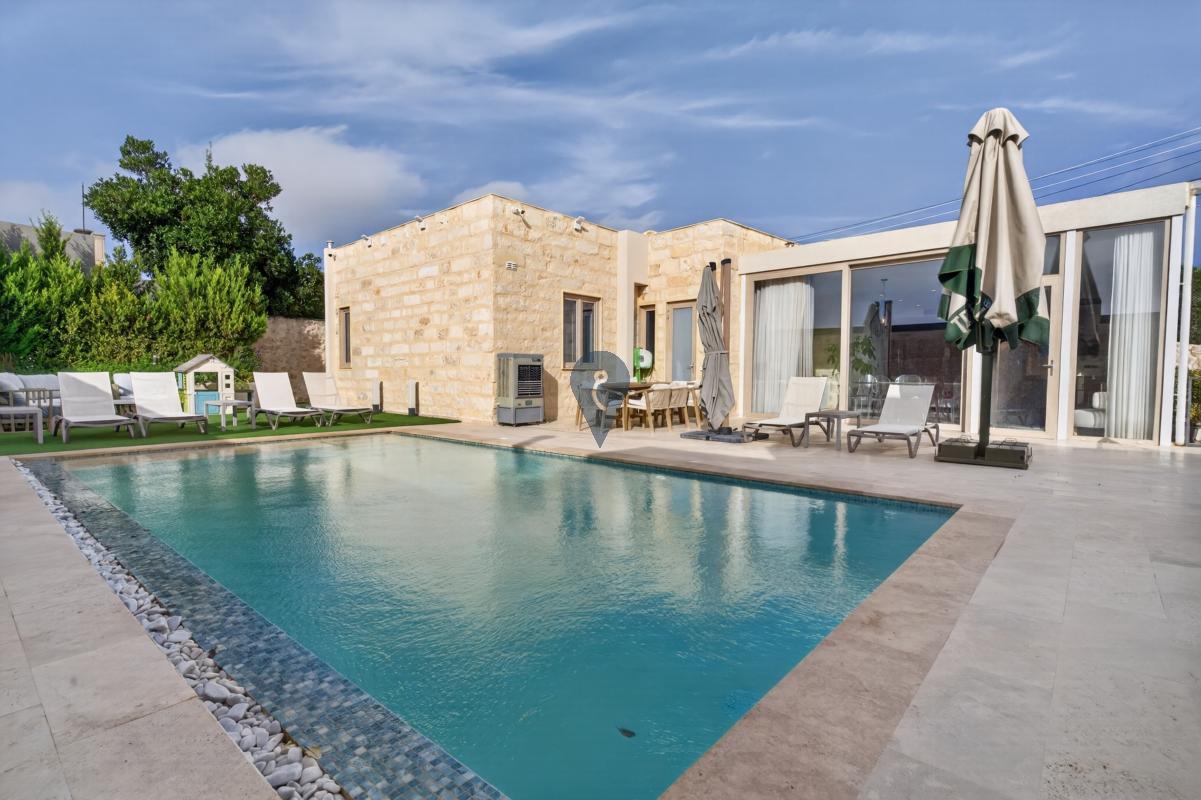 Farmhouses in Landrijiet - REF 91450