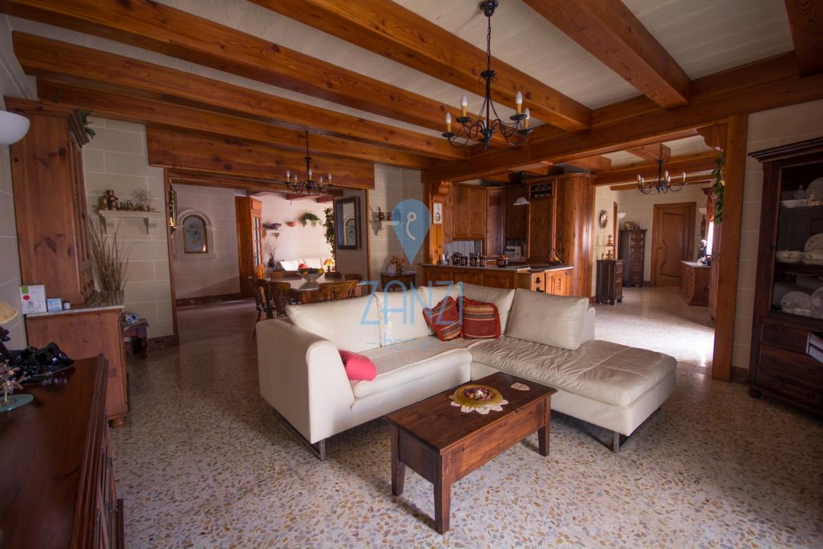 Hotels / Guest Houses in Valletta - REF 23032