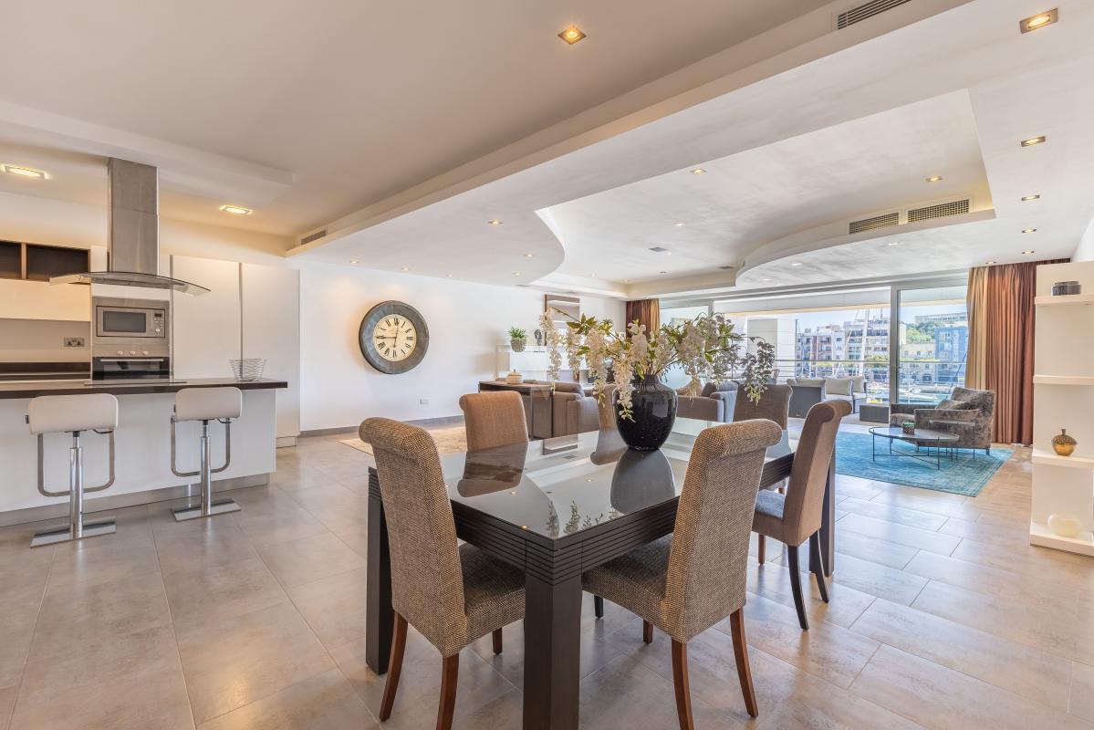 Property in Ta' Xbiex - Image 4