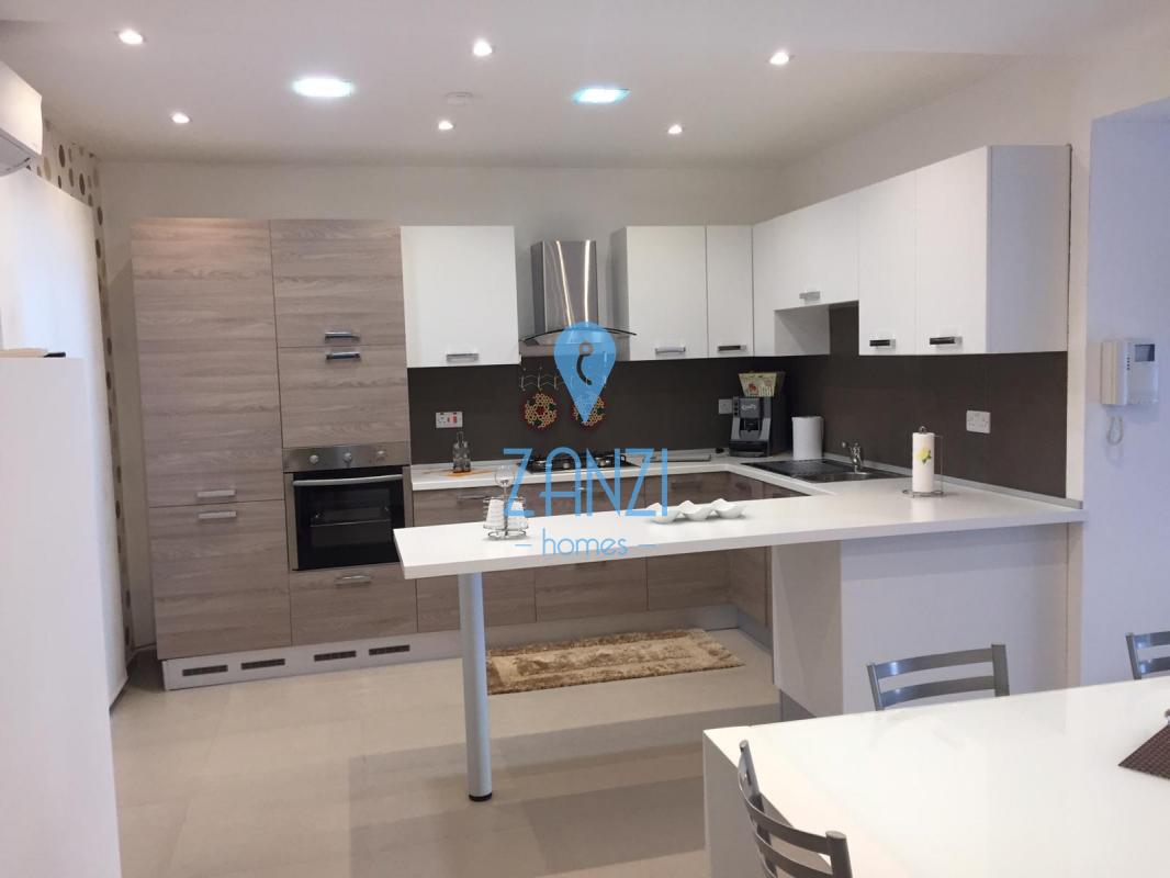 Apartment in Gzira - REF 33053