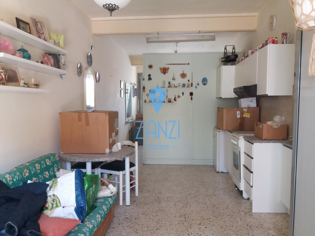 Retail / Shops / Clinics in Qawra - REF 35803