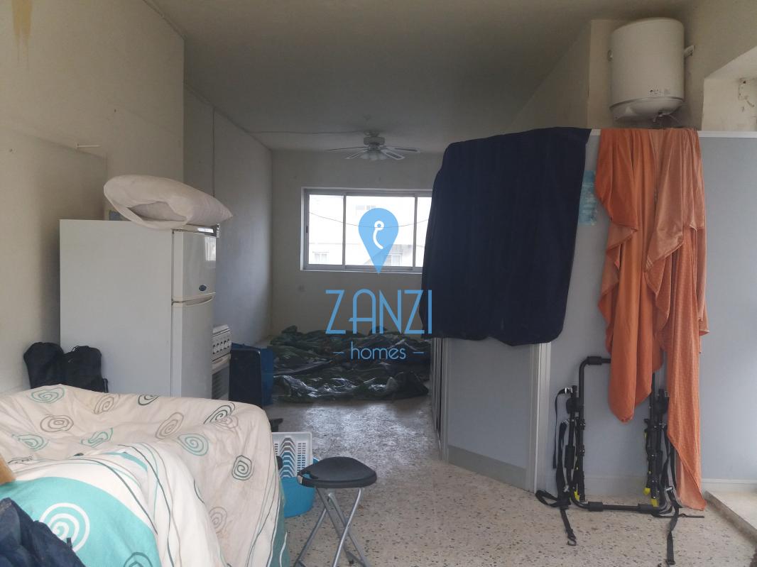 Retail / Shops / Clinics in Qawra - REF 35804