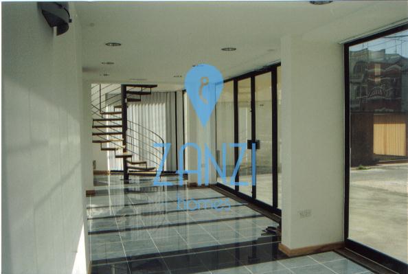 Showrooms in Attard - REF 39467