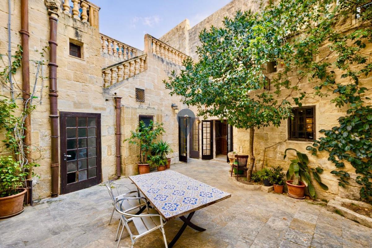 Property in Zejtun - Image 11