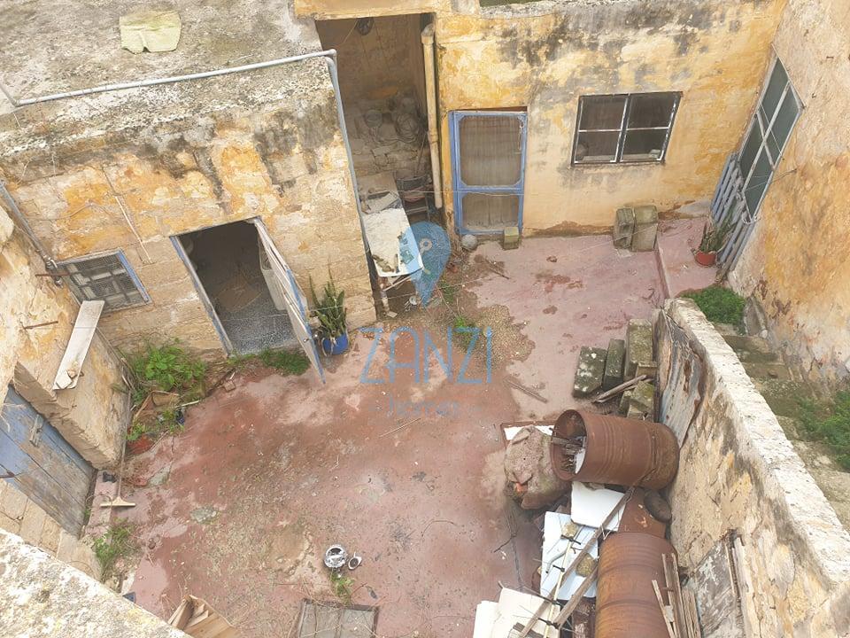 House of Character in Qormi - REF 47364