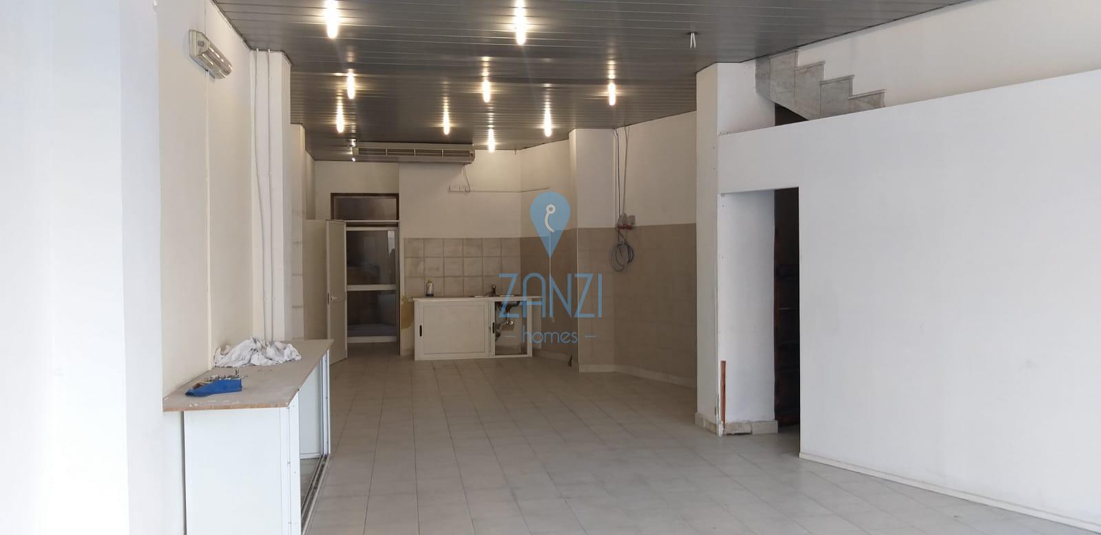 Showrooms in Qormi - REF 49065