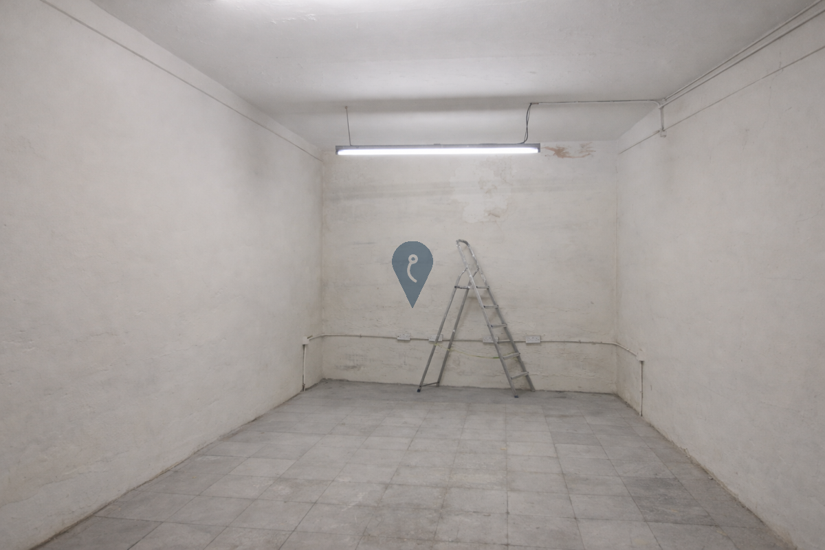 Garage/Parking Space in Hamrun - REF 51584