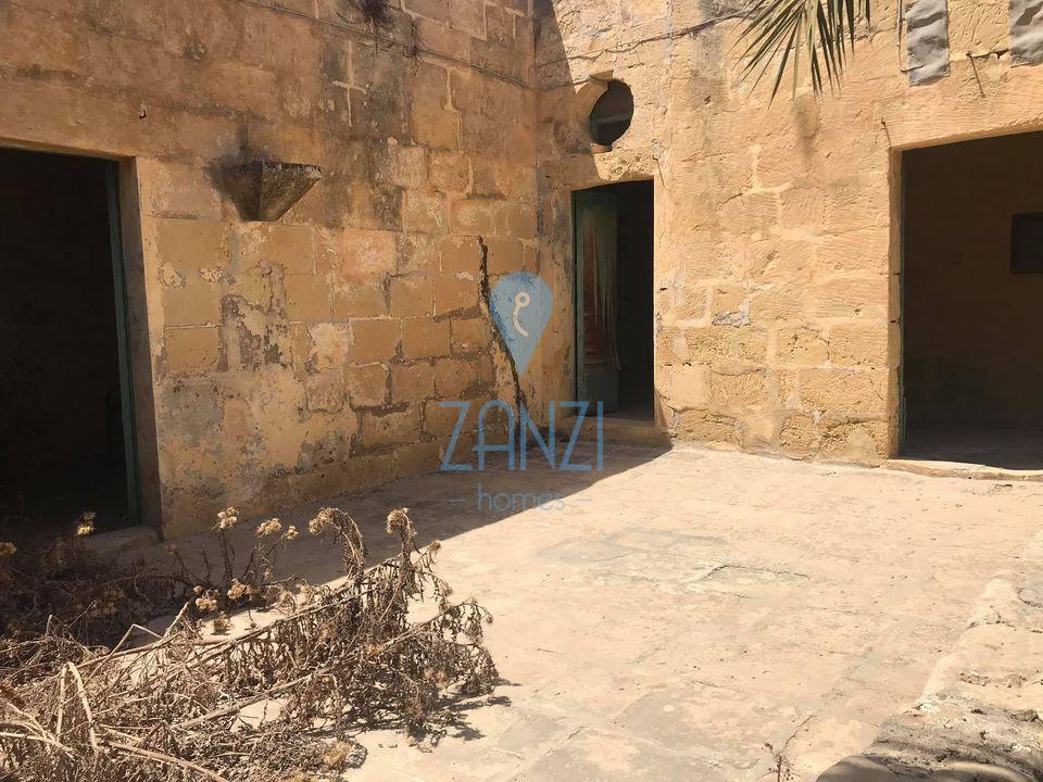 Townhouses in Gozo - Kercem - REF 52765