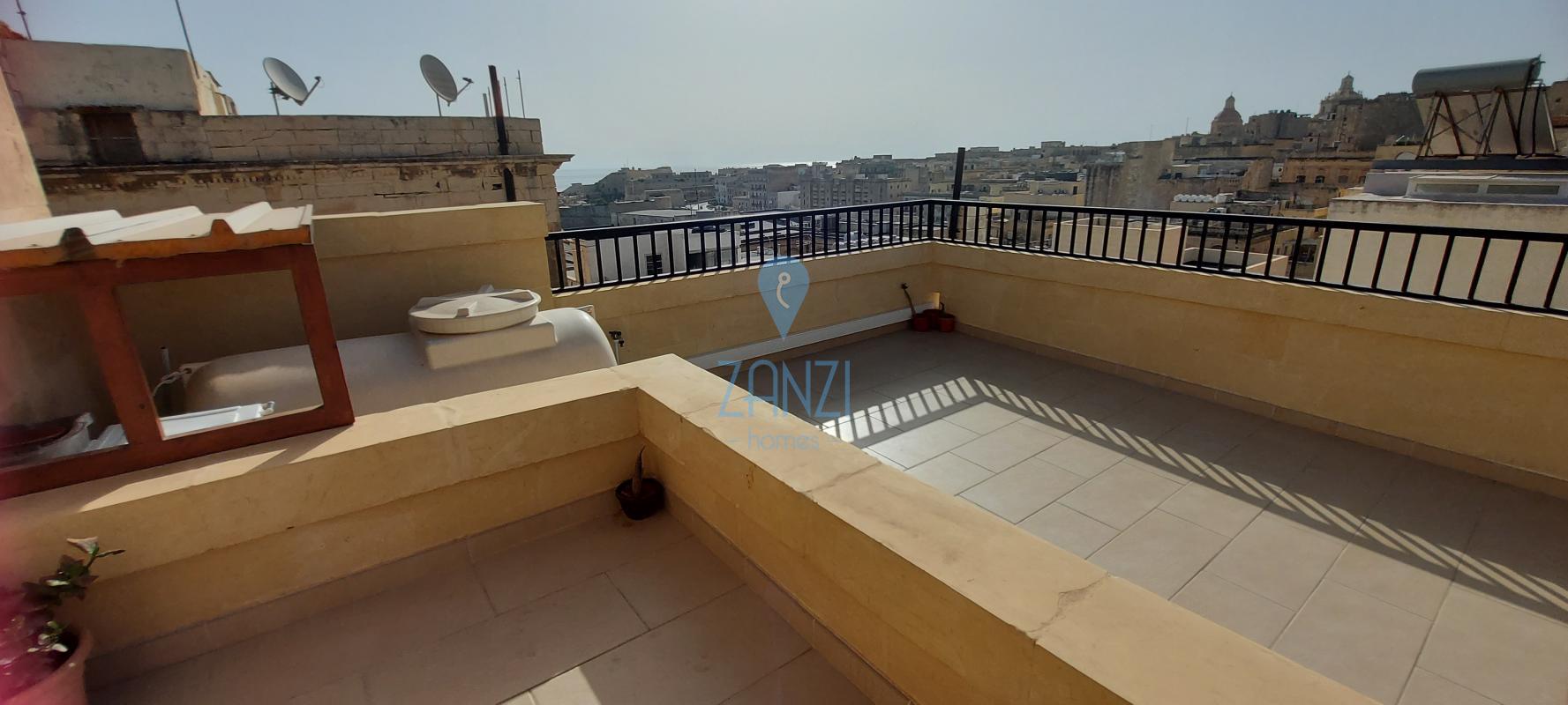 Townhouses in Valletta - REF 53830