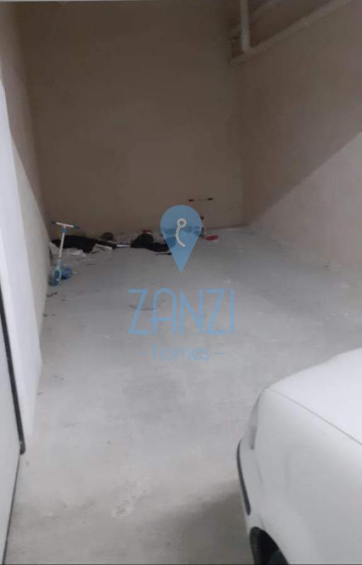 Garage/Parking Space in Luqa - REF 58179