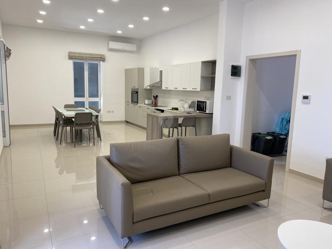 Apartment in Sliema - REF 61076