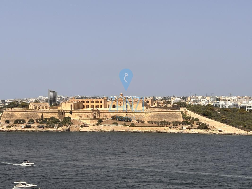 Duplex Maisonette in Valletta - REF 61972