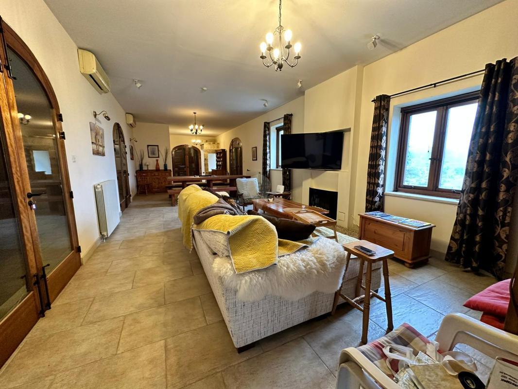 Property in Siggiewi - Image 4