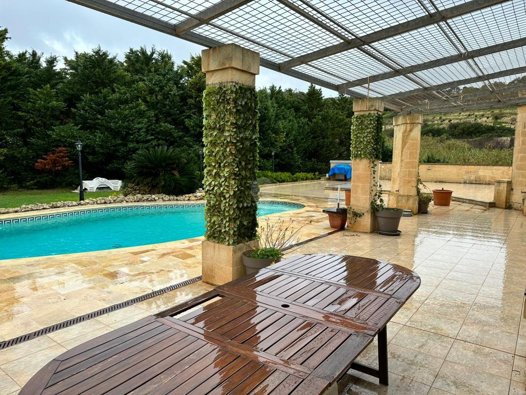 Property in Siggiewi - Image 7