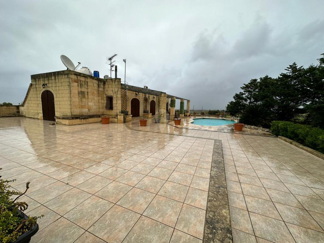 Property in Siggiewi - Image 2