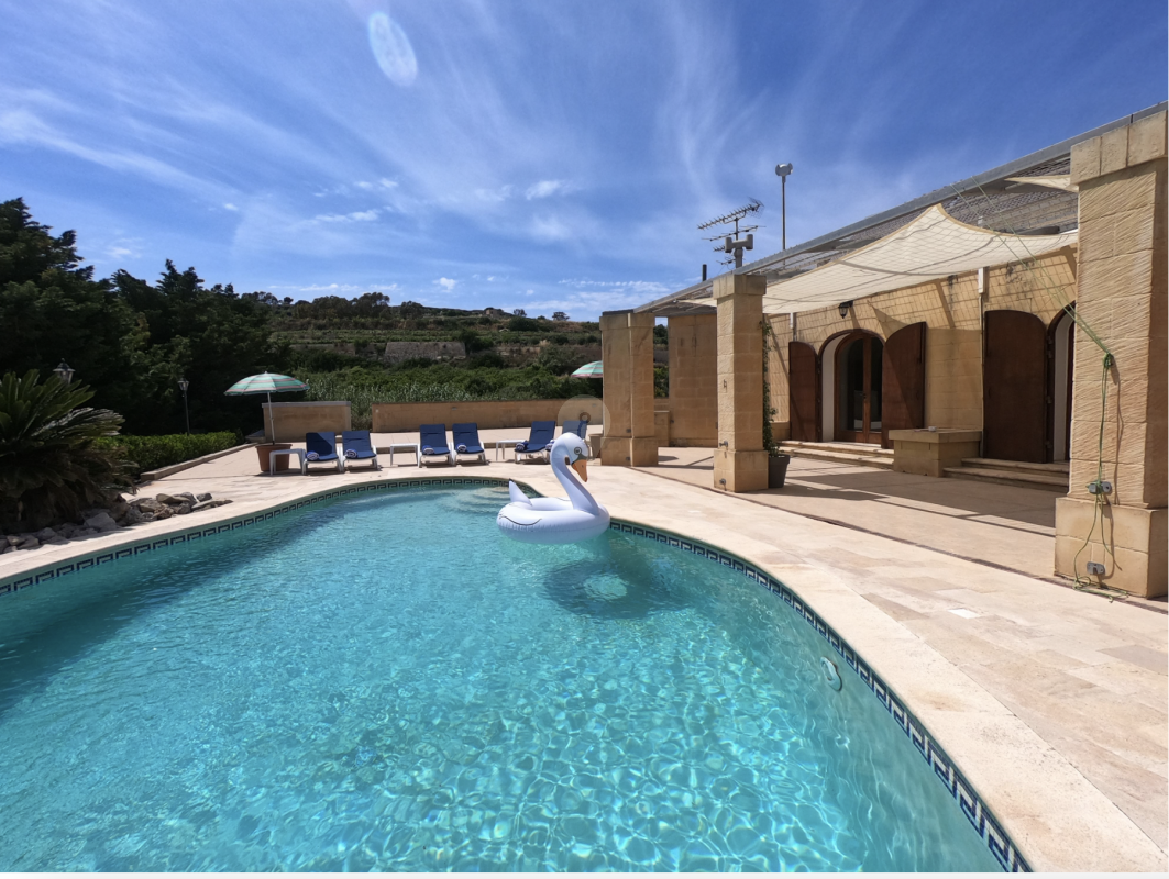 Farmhouses in Siggiewi - REF 65410