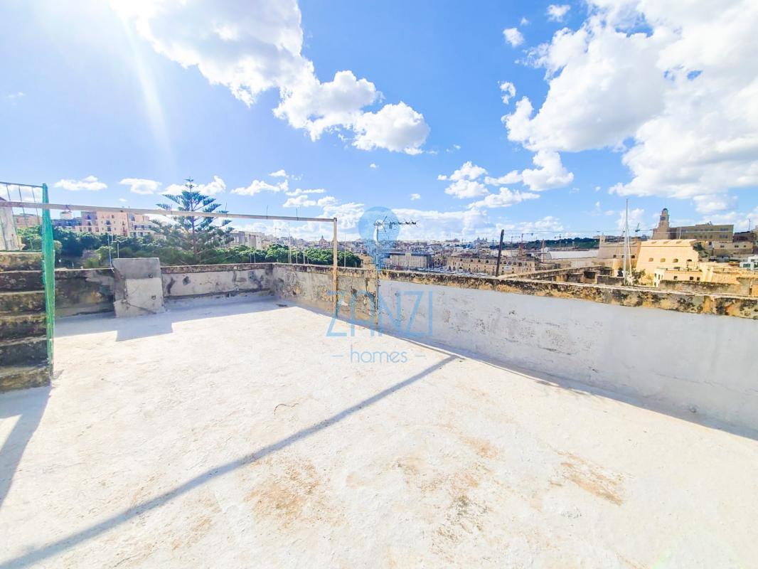 Palace/Castle/Manor in Birgu - REF 65418