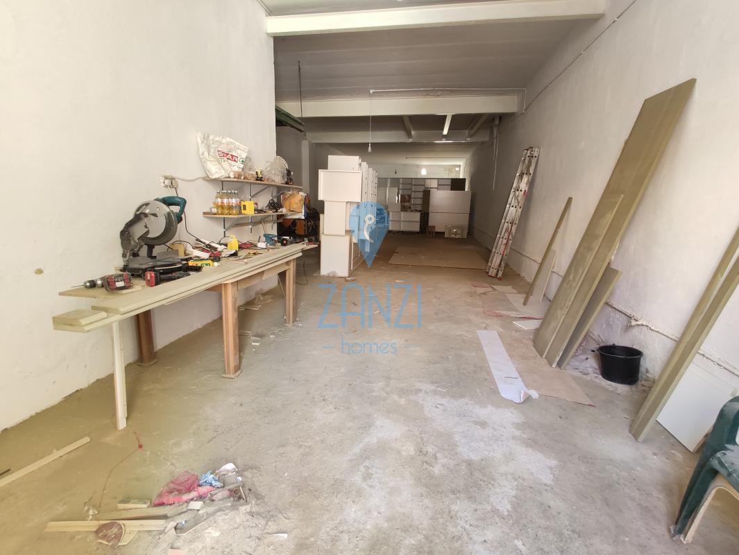 Garages / Garage Space in Fgura - REF 66826