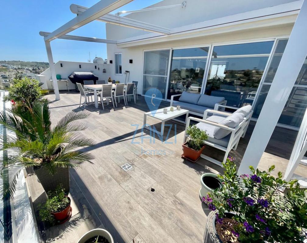 Duplex Penthouse in Marsaxlokk - REF 67168