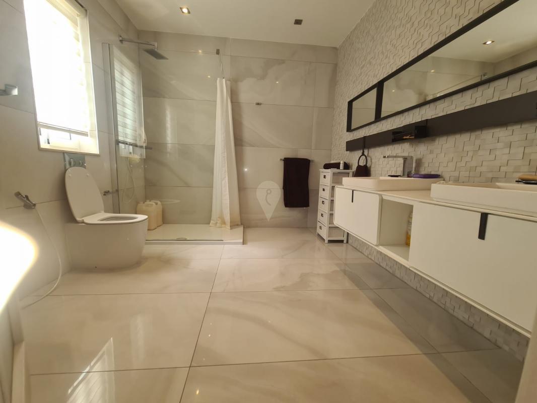 Property in Sliema - Image 11