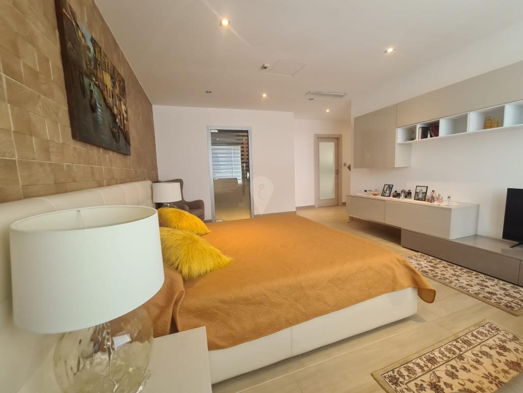 Property in Sliema - Image 8