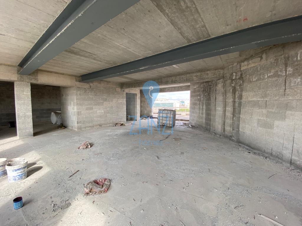 Showrooms in Gzira - REF 69745