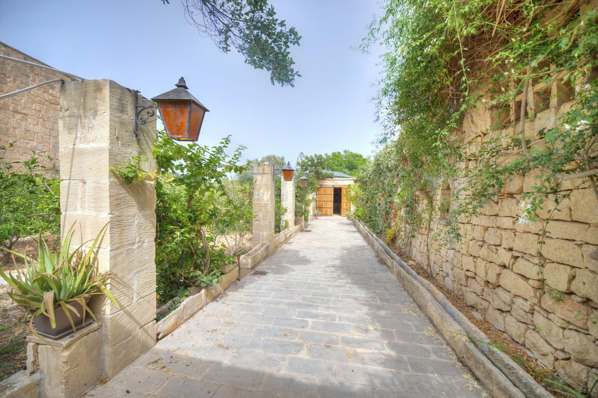 Farmhouses in Siggiewi - REF 70027