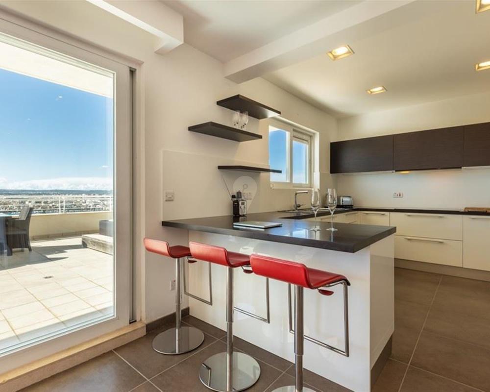 Property in Sliema - Image 8