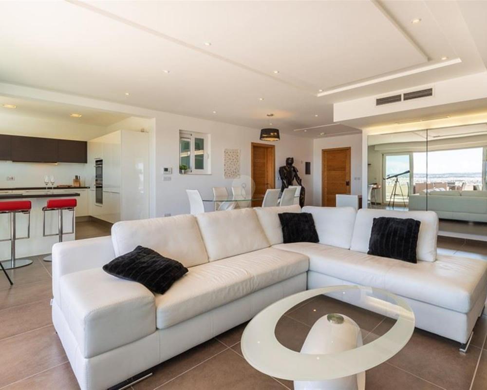 Property in Sliema - Image 12