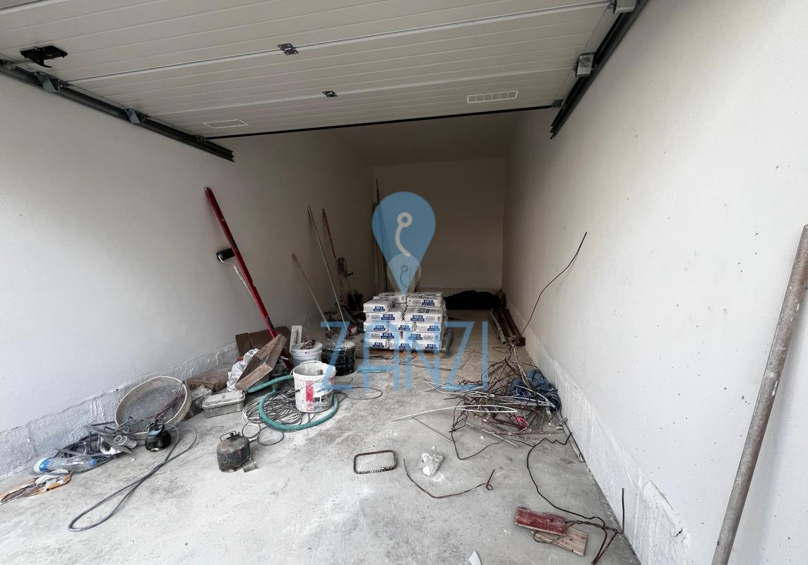 Garage/Parking Space in Qormi - REF 71958
