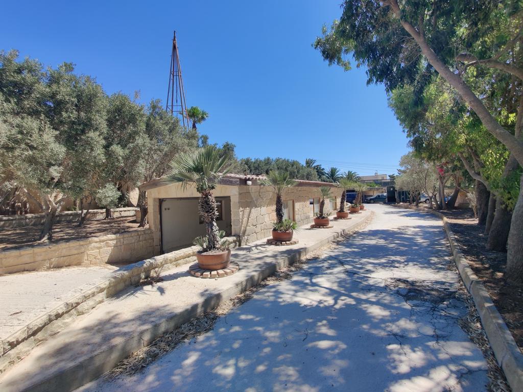 Property in Dingli - Image 11