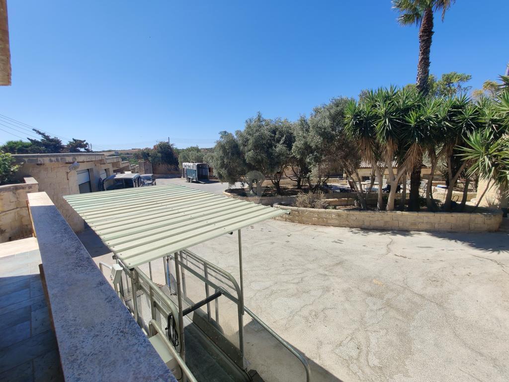 Property in Dingli - Image 15