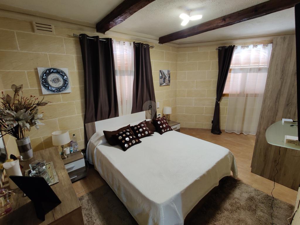 Property in Dingli - Image 4