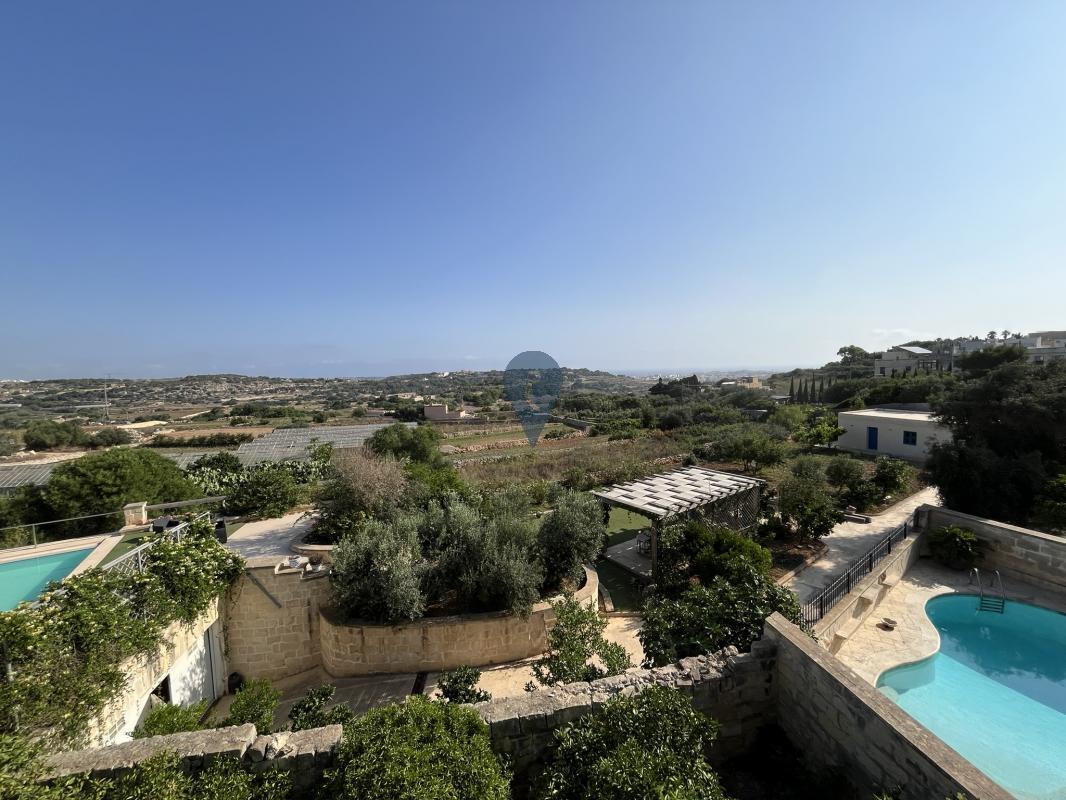 Farmhouses in Bidnija - Image 1