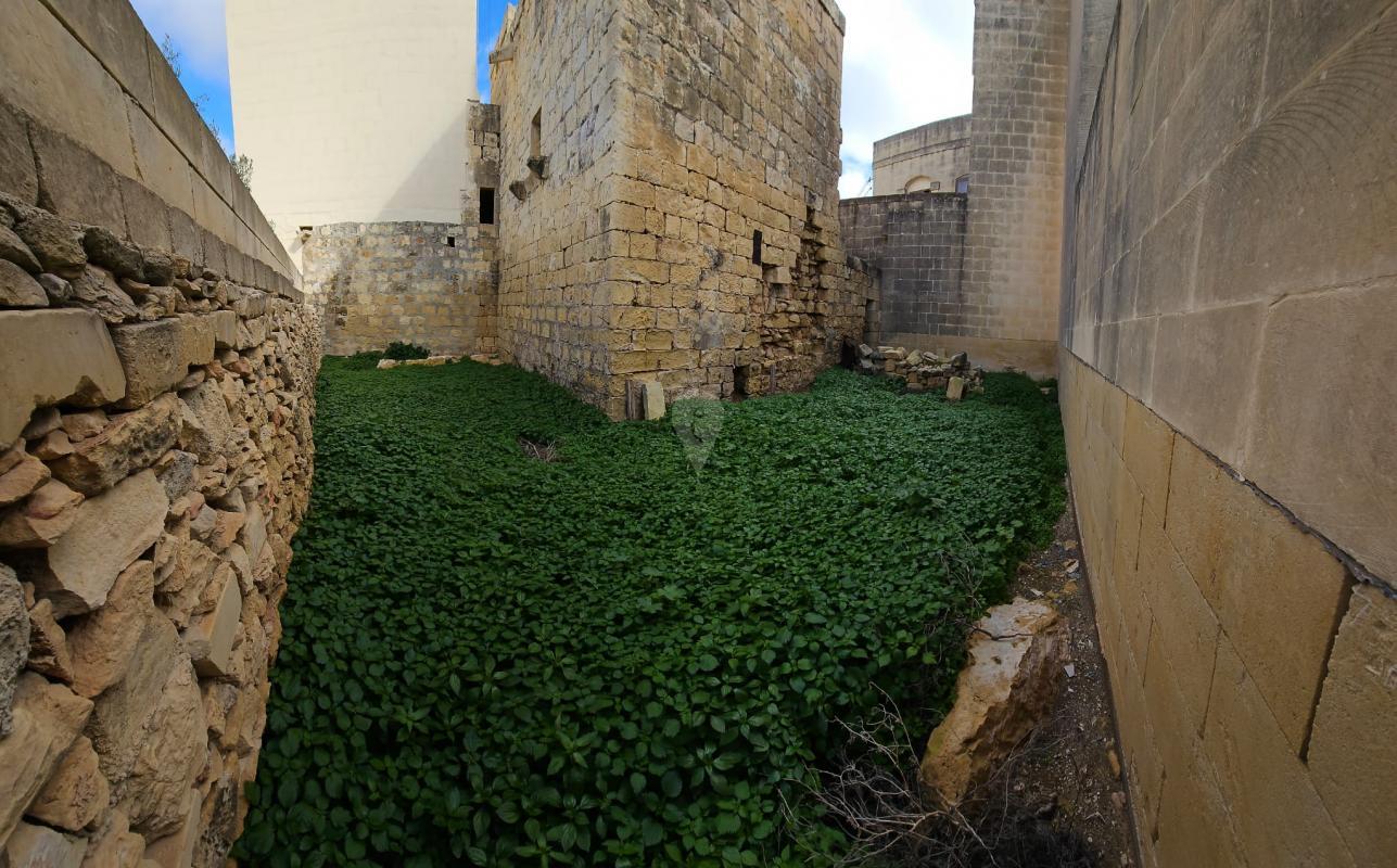 Farmhouses in Gozo - Xewkija - REF 72742