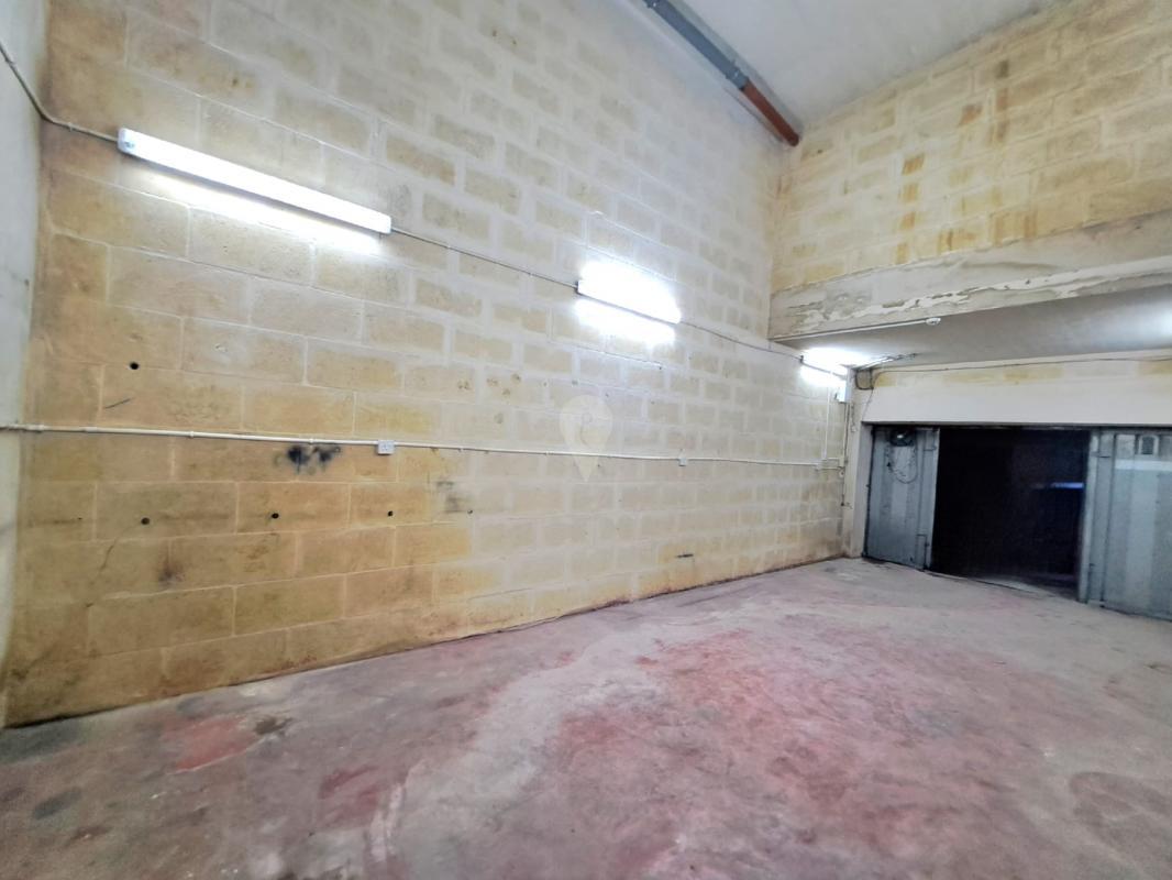 Garages / Garage Space in Gozo - Qala - REF 72891