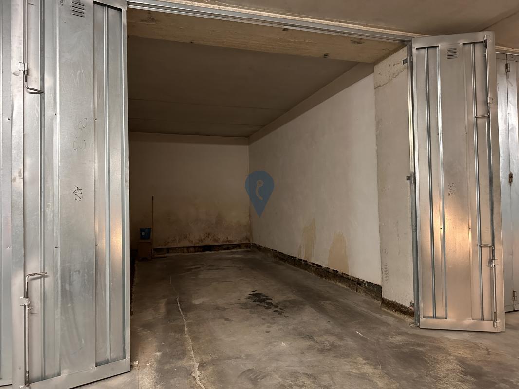 Garage/Parking Space in Sliema - REF 73464