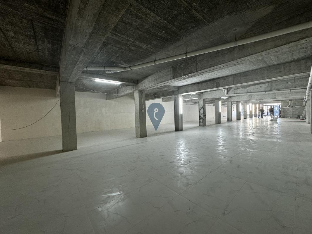 Showrooms in Birkirkara - REF 73802