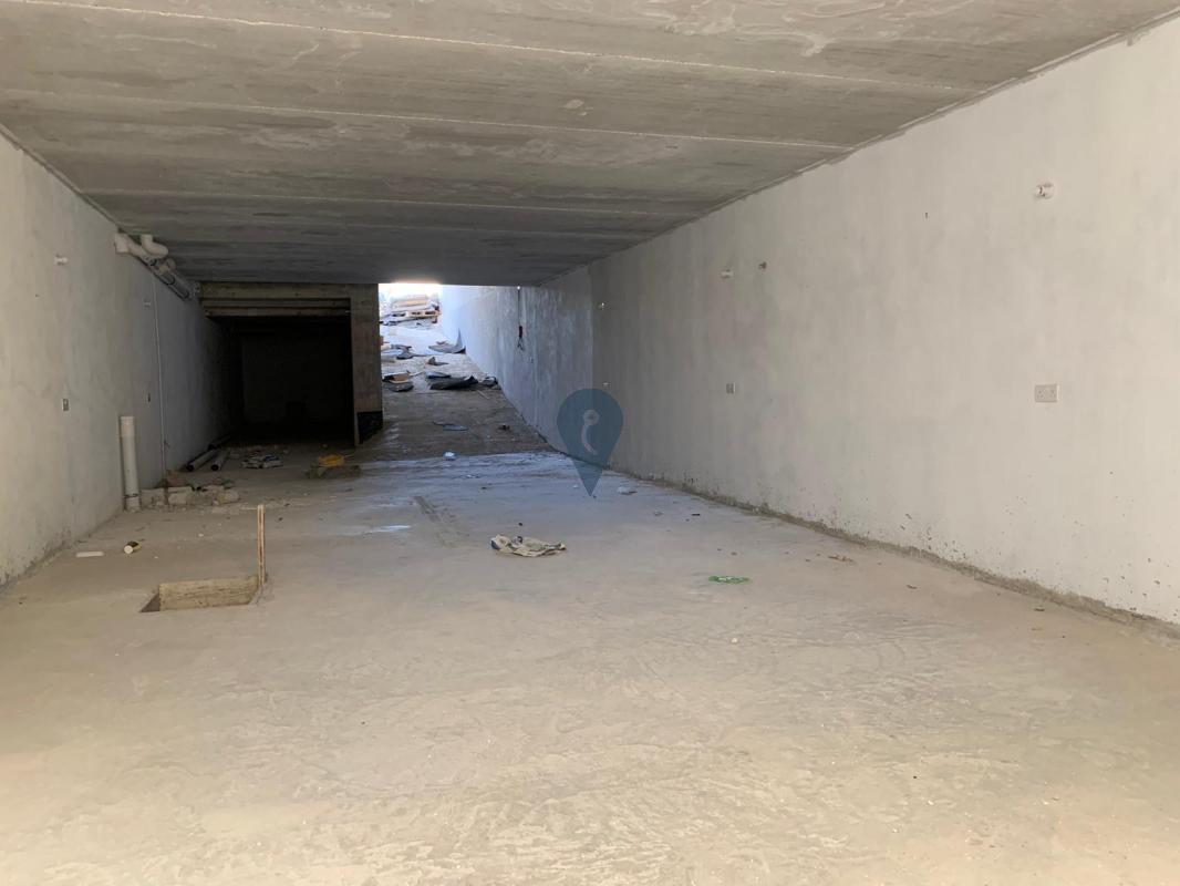 Garages / Garage Space in Birkirkara - REF 74053