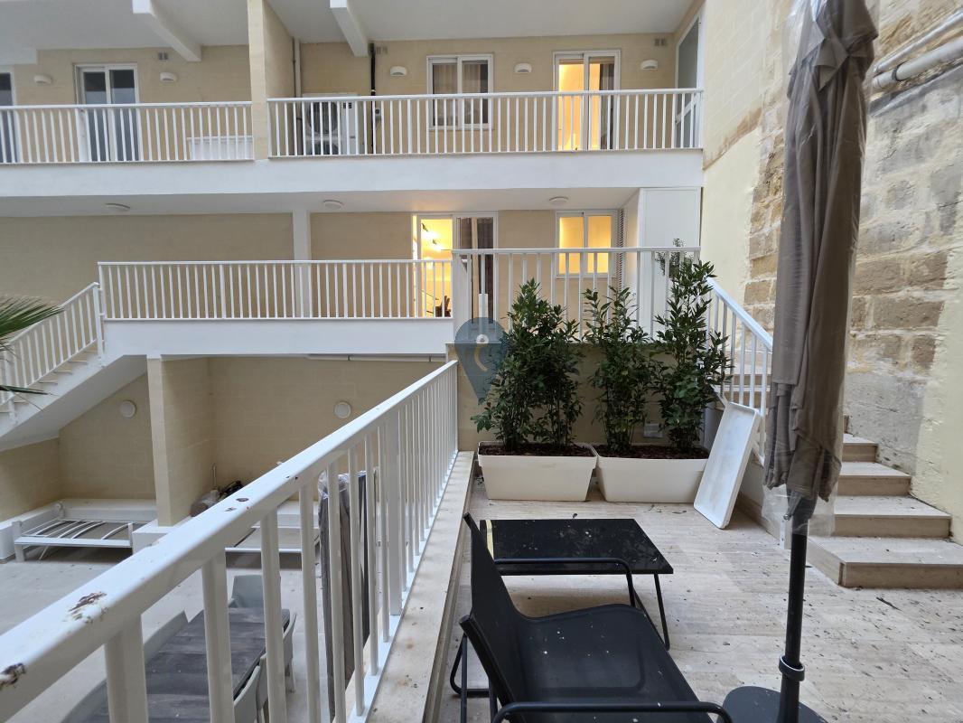Property in Floriana - Image 7