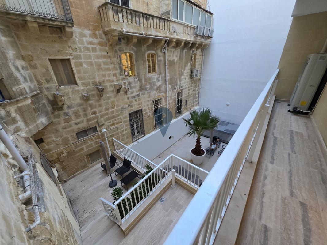 Property in Floriana - Image 9