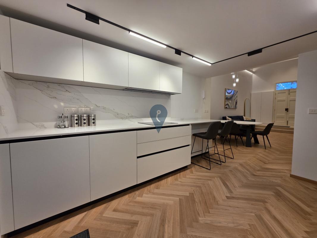 Property in Floriana - Image 5