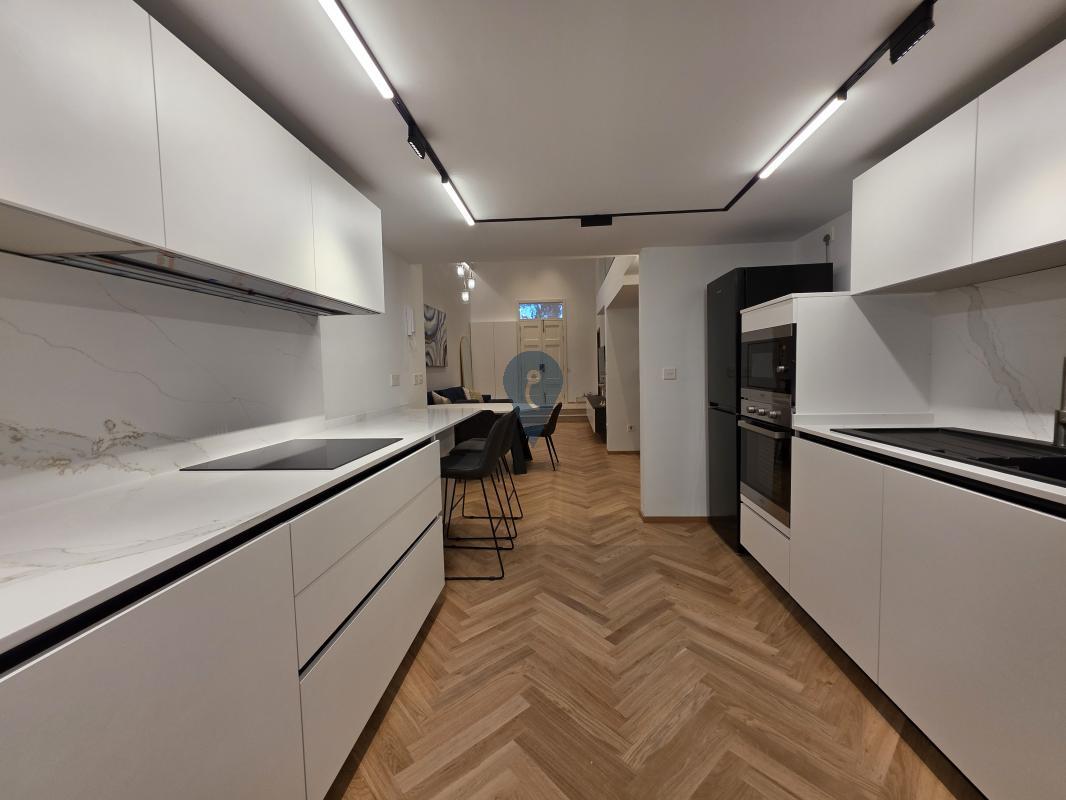 Property in Floriana - Image 4